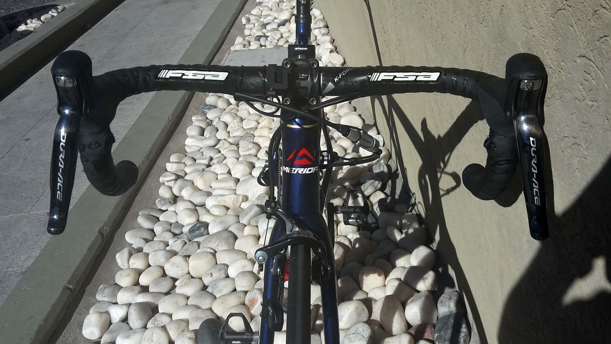 Nibali rides a Compact 42 handlebar