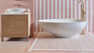 pink and white tiled bathroom