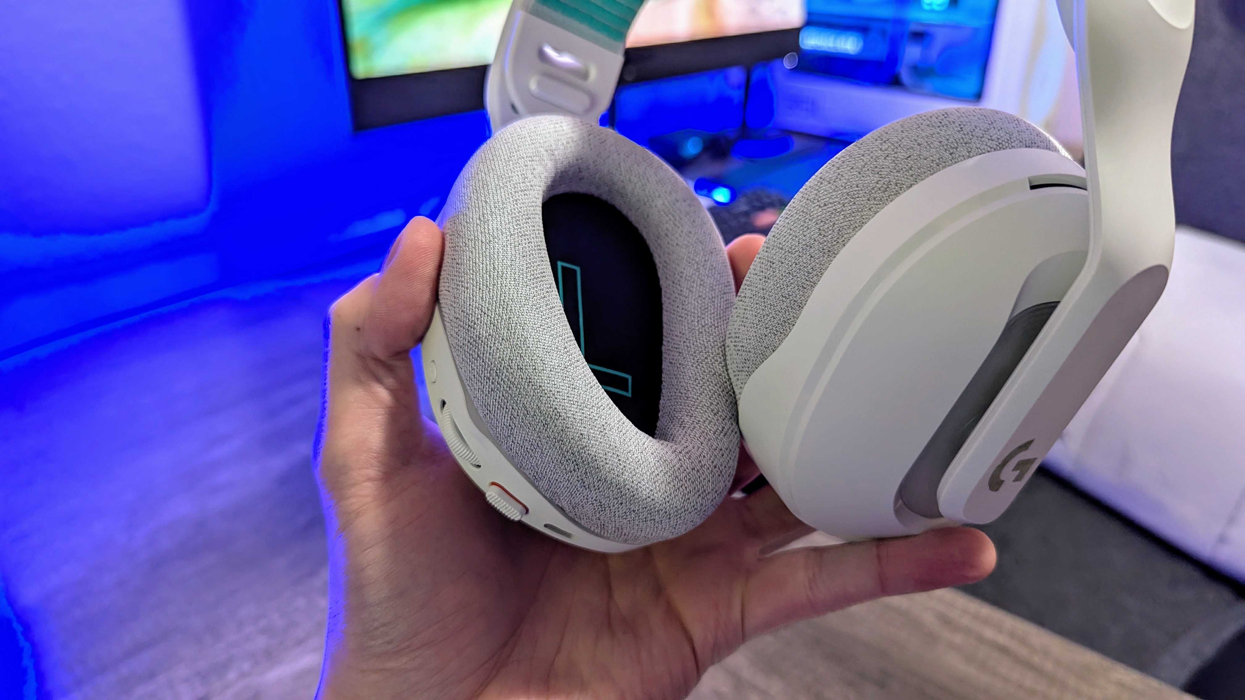 Image of the Logitech G522 LIGHTSPEED wireless gaming headset.