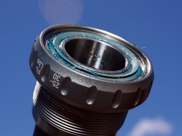 Truvativ has incorporated a new 'Gutter' seal design into nearly all of its bottom bracket designs. According to SRAM's Bryan Bos, seal drag has dropped, water resistance has dramatically improved and bearing durability has increased by twofold.
