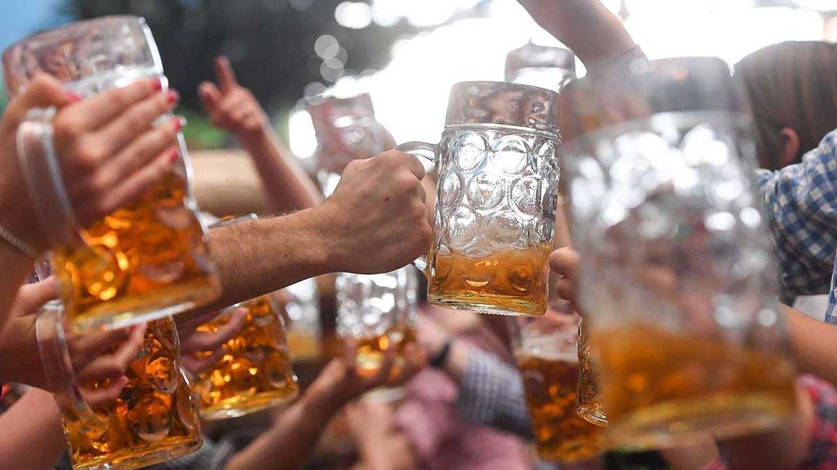 People drinking beer