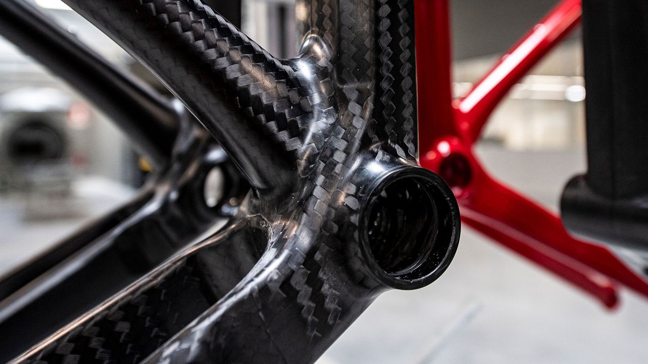 Carbon fiber bottom bracket