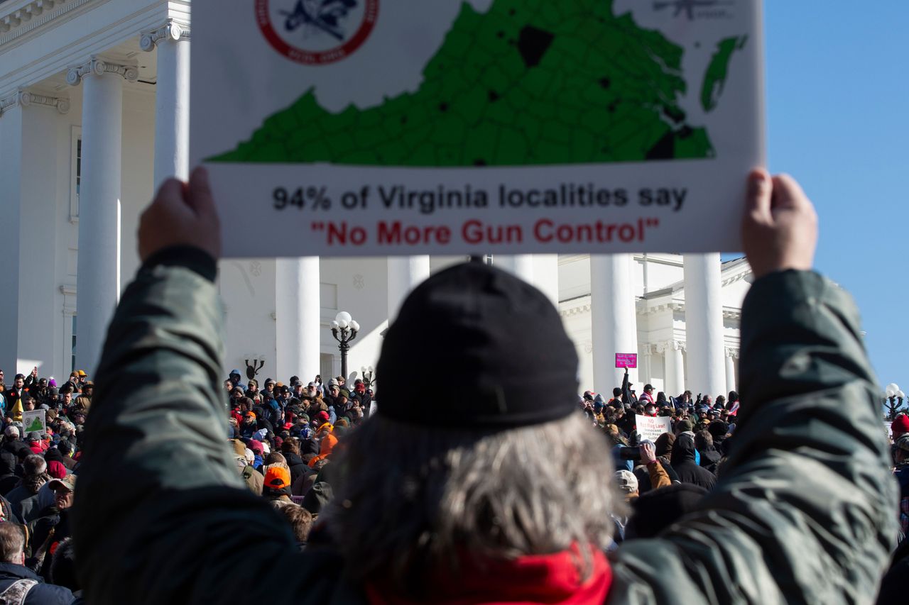 A pro-gun protester