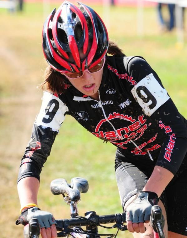 Katerina Nash (Luna Pro Team) all alone on a nice Autumn day