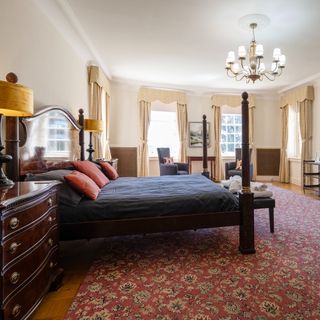 Period bedroom with carpet