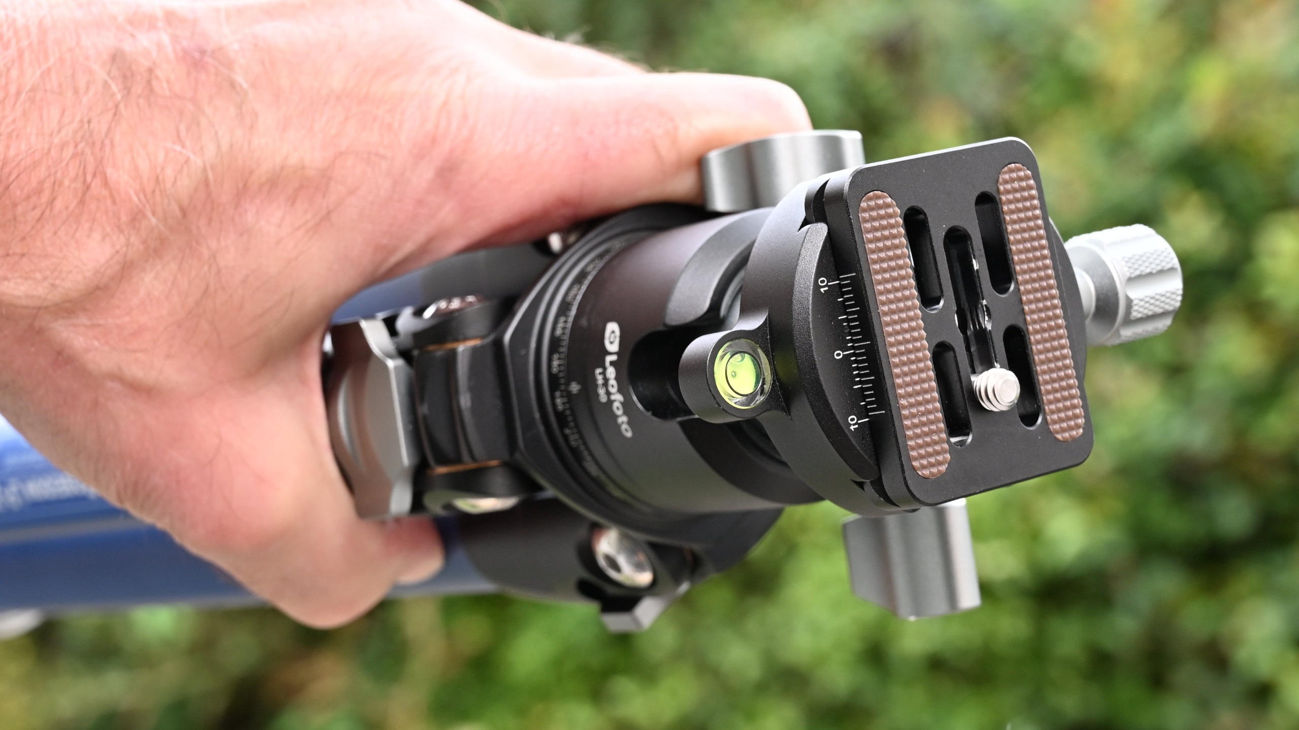 Leofoto Poseidon Ocean LP-284C + LH-30 waterproof tripod