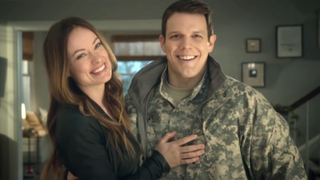 olivia wilde and jake lacy in love the coopers