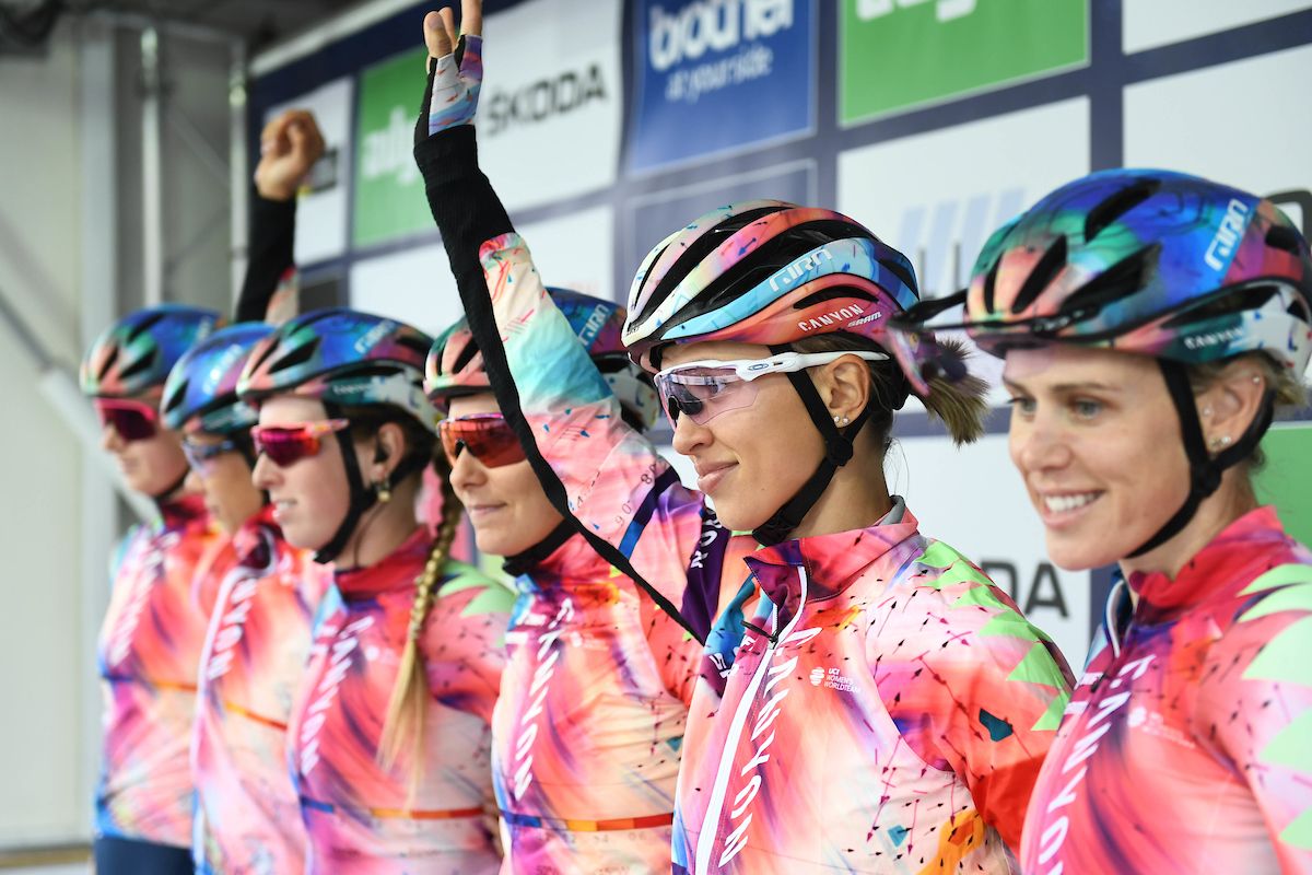Picture by Simon Wilkinson/SWpix.com - 09/06/2022 - Cycling - The Women&acirc;s Tour 2022 - Stage Four - Wrexham to Welshpool, Wales - Team Canyon SRAM Racing with Katarzyna Niewiadoma, Alice Barnes, Shari Bossuyt, Elise Chabbey, Tiffany Cromwell and Mikayla Harvey before stage 4