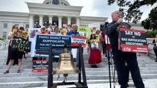 Opponents of nitrogen gas execution protest in Alabama
