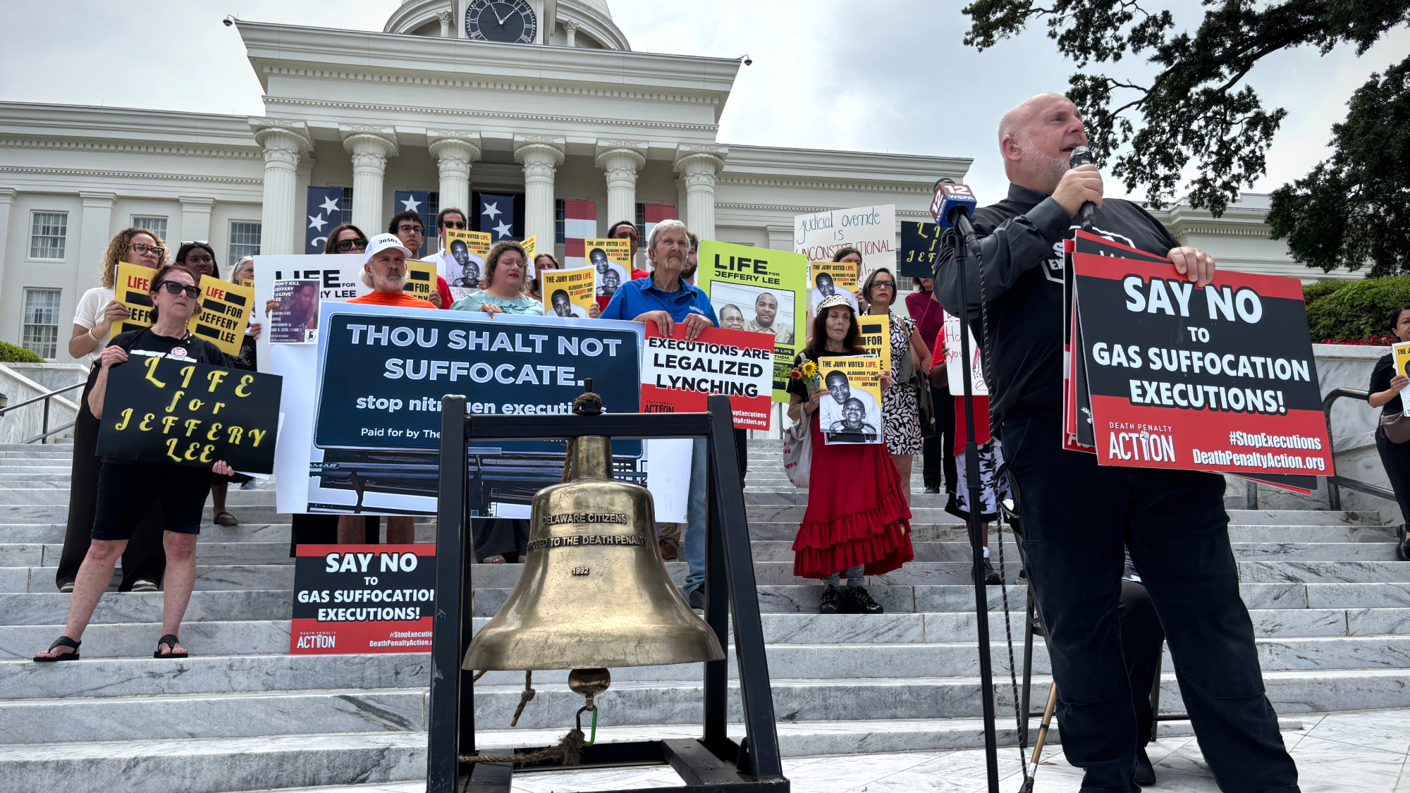 Opponents of nitrogen gas execution protest in Alabama