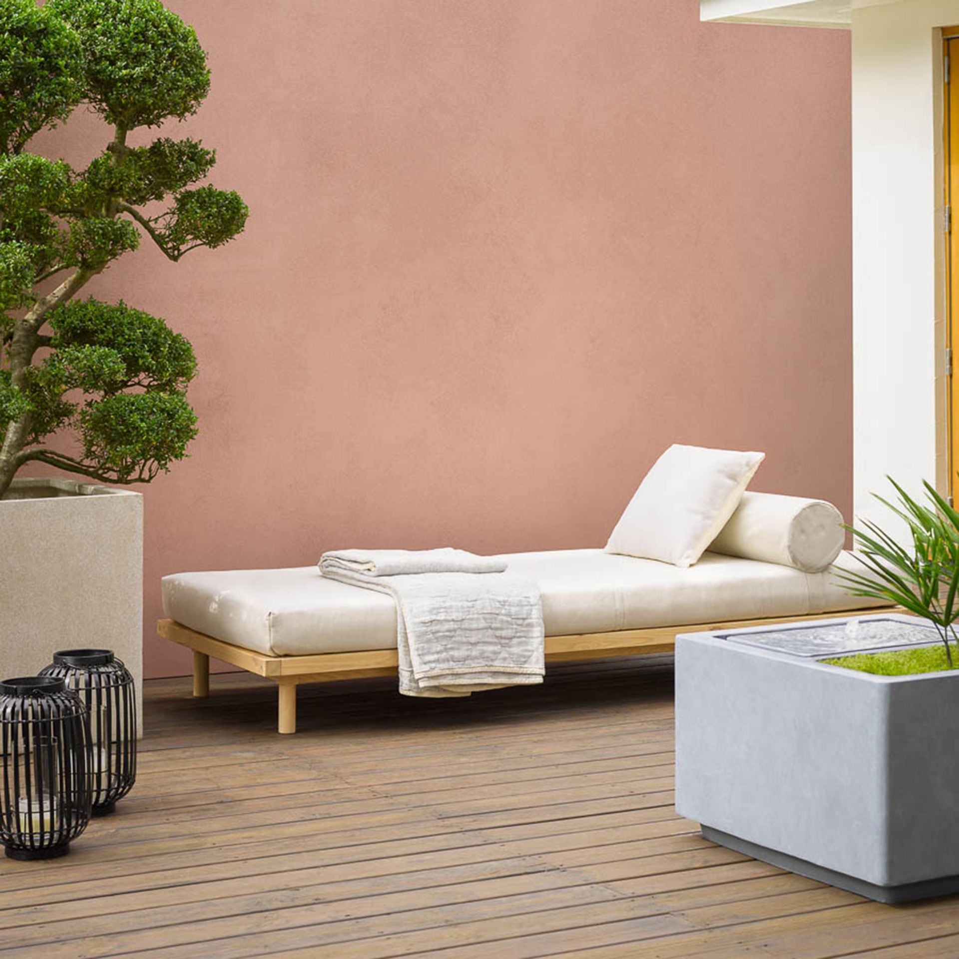 Leftover masonry paint ideas - clever hacks to use up a tin | Ideal Home