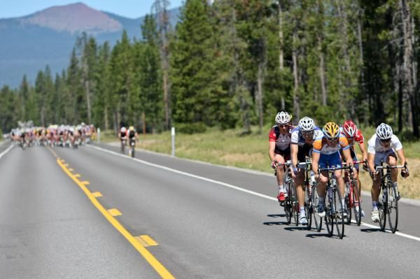Another group tries hard to break free of the peloton