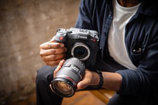 Basically an official Canon speed booster, the Mount Adapter EF-EOS R 0.71x is a must-have for the new C70