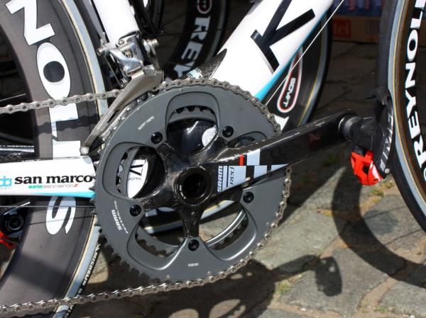SRAM supplies Ag2r-La Mondiale with its Red BB30 cranks.