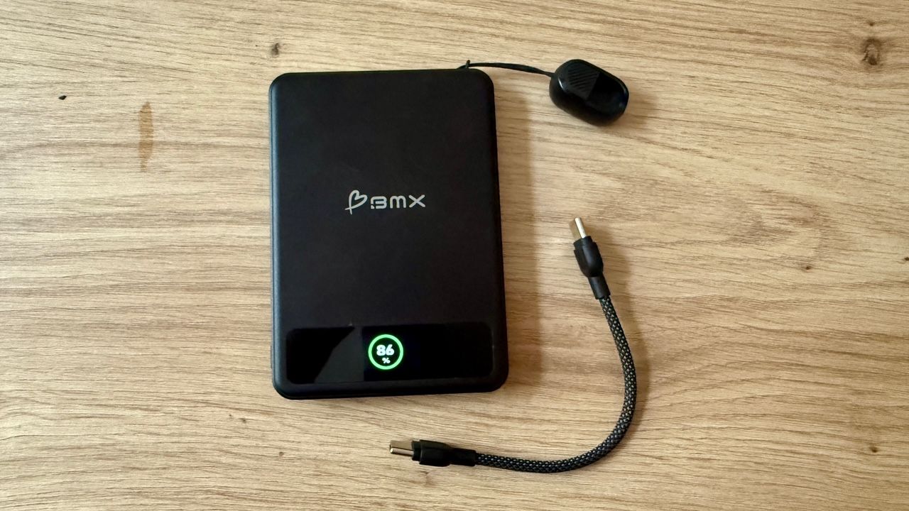 BMX Solidsafe 5K power bank on a table