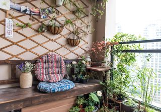 Balcony garden with trellis and seating
