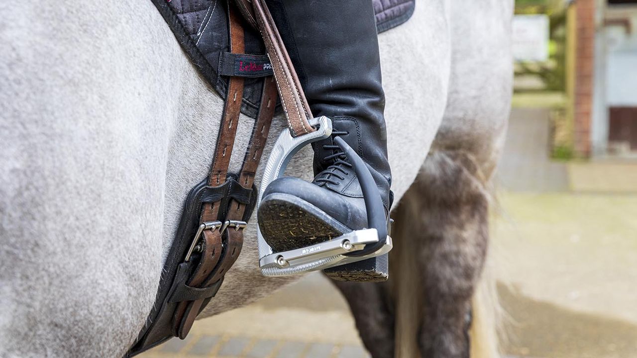 Jin Air stirrups review