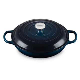 Signature Braiser in Nuit by Le Creuset