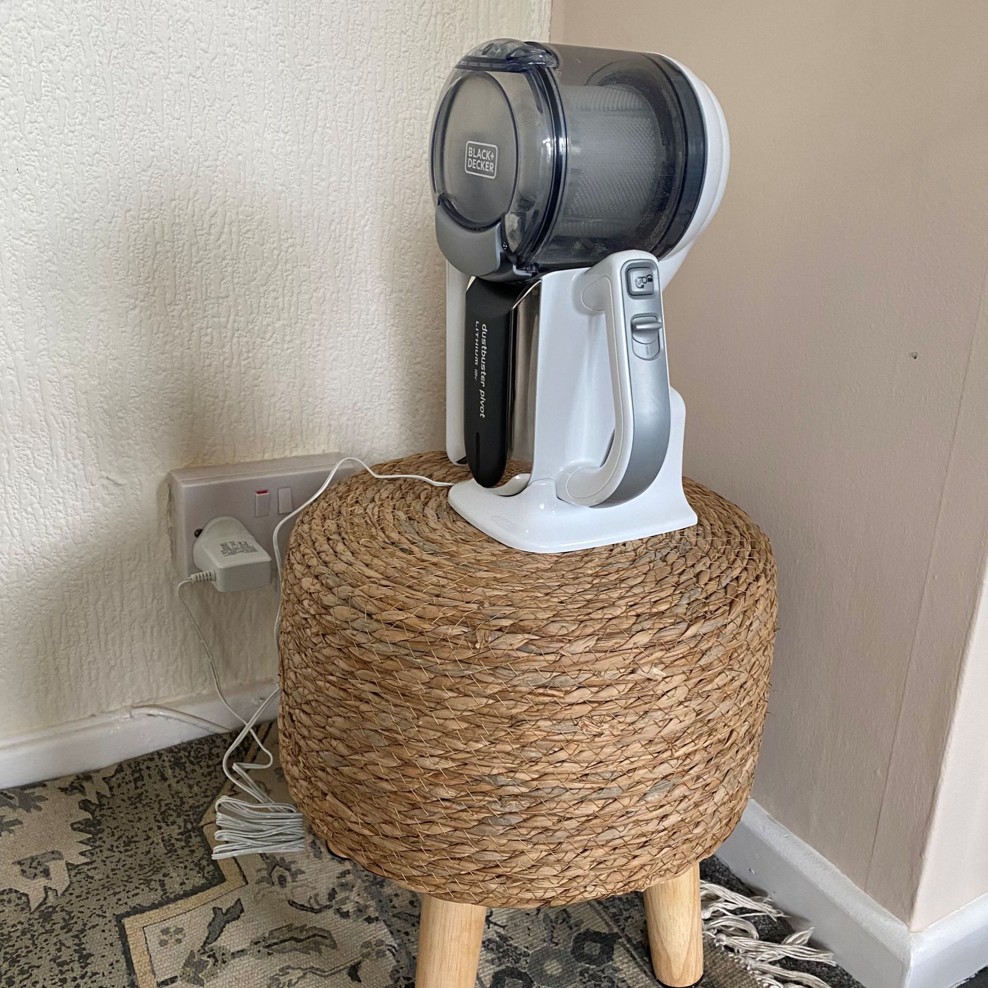 BLACK+DECKER Dustbuster Pivot Handheld Vacuum review