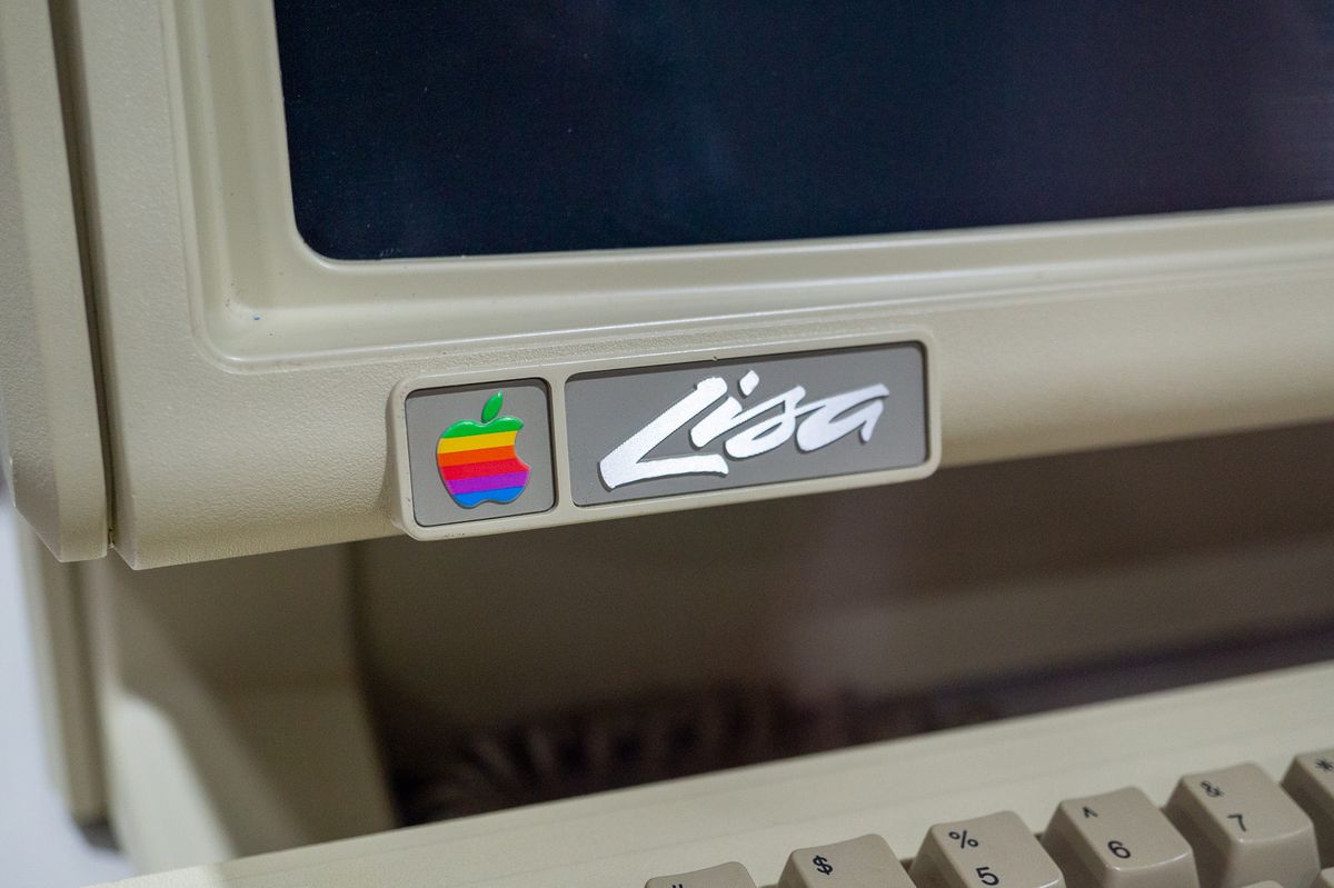 Apple Lisa (zoomed in)