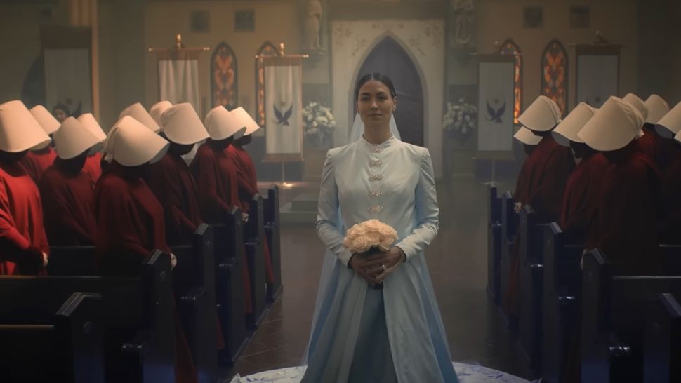 ‘Talk To Margaret Atwood’ Elisabeth Moss Knows The Handmaid’s Tale Series Finale Might Have Pissed Off Some Fans, But Gets Real About Why It Had To End That Way