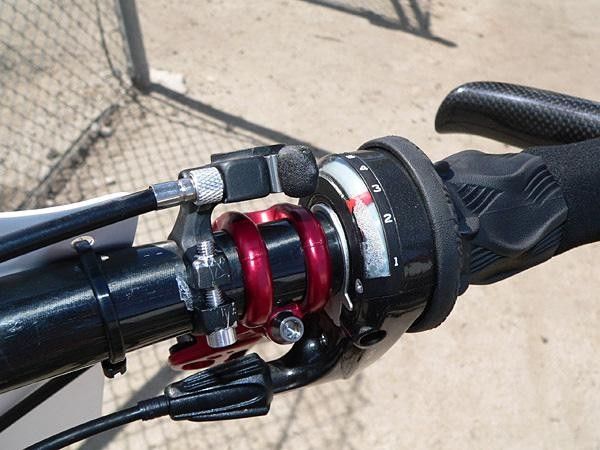 See any steel hardware here? Killeen's bike wears a mix of titanium, aluminum, and even carbon fiber bolts throughout for maximum weight savings.