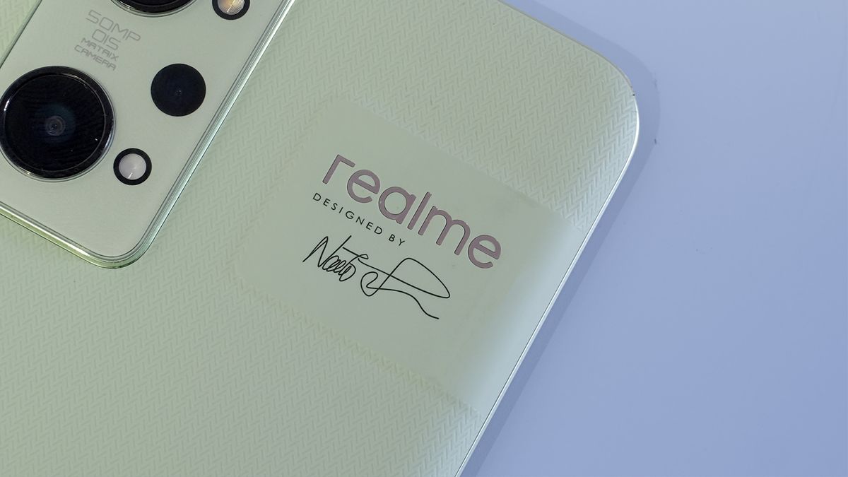 The logo on a Realme GT 2