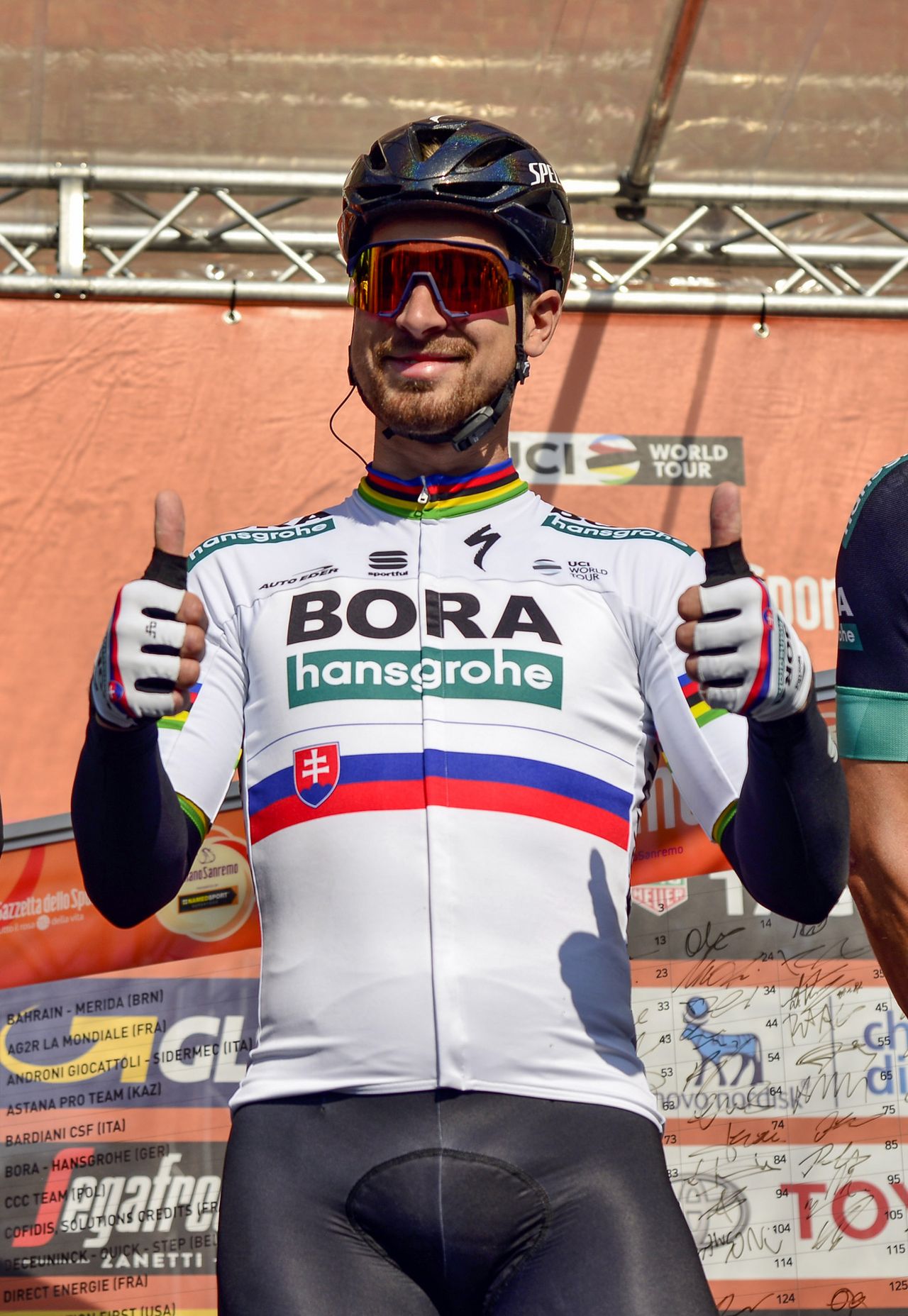 Thumbs up from Peter Sagan at the stary