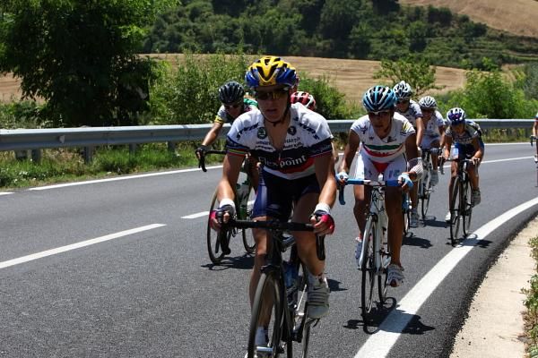 Susanne Ljungskog (Team Flexpoint) leads another of the small chase groups ahead of Mexican Champion, Giuseppina Grassi (Selle Italia Ghezzi).