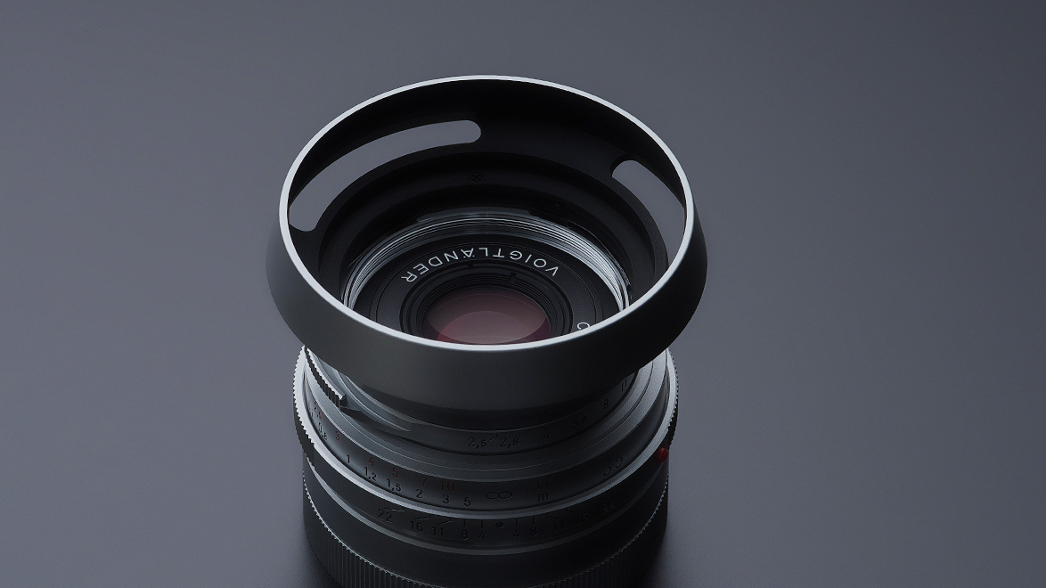 Voigtlander COLOR-SKOPAR 35mm F2.5 -SKOPAR 100th model