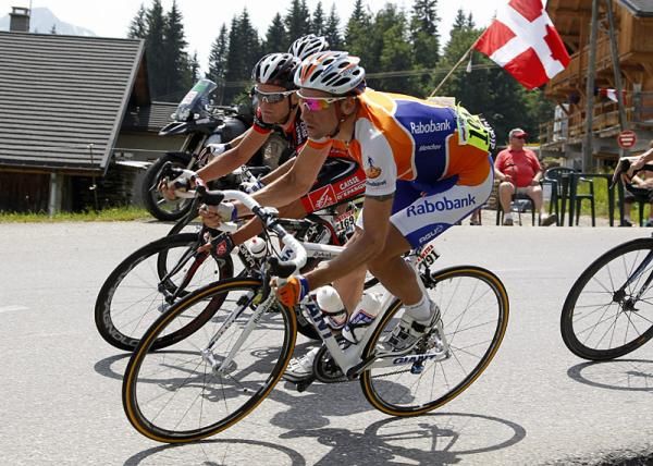 Denis Menchov (Rabobank) lies in fourth overall after stage 9.