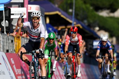 Mark Cavendish wins stage 21 of the 2023 Giro d&#039;Italia