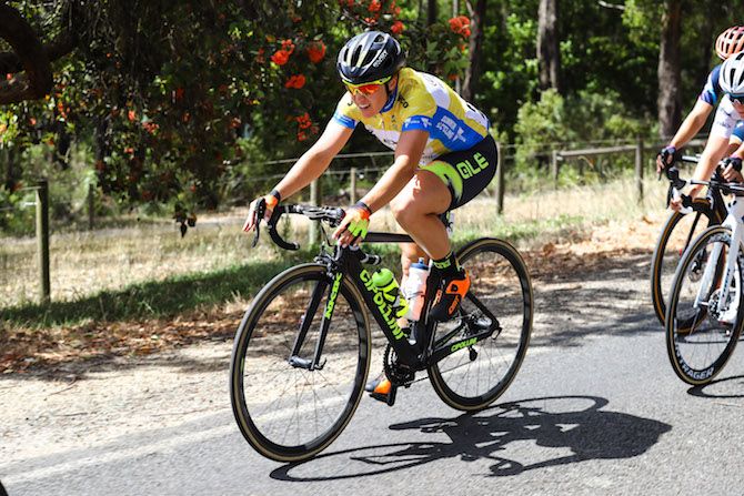 Overnight leader Chloe Hosking (Ale Cipollini) nevertheless won the points competition