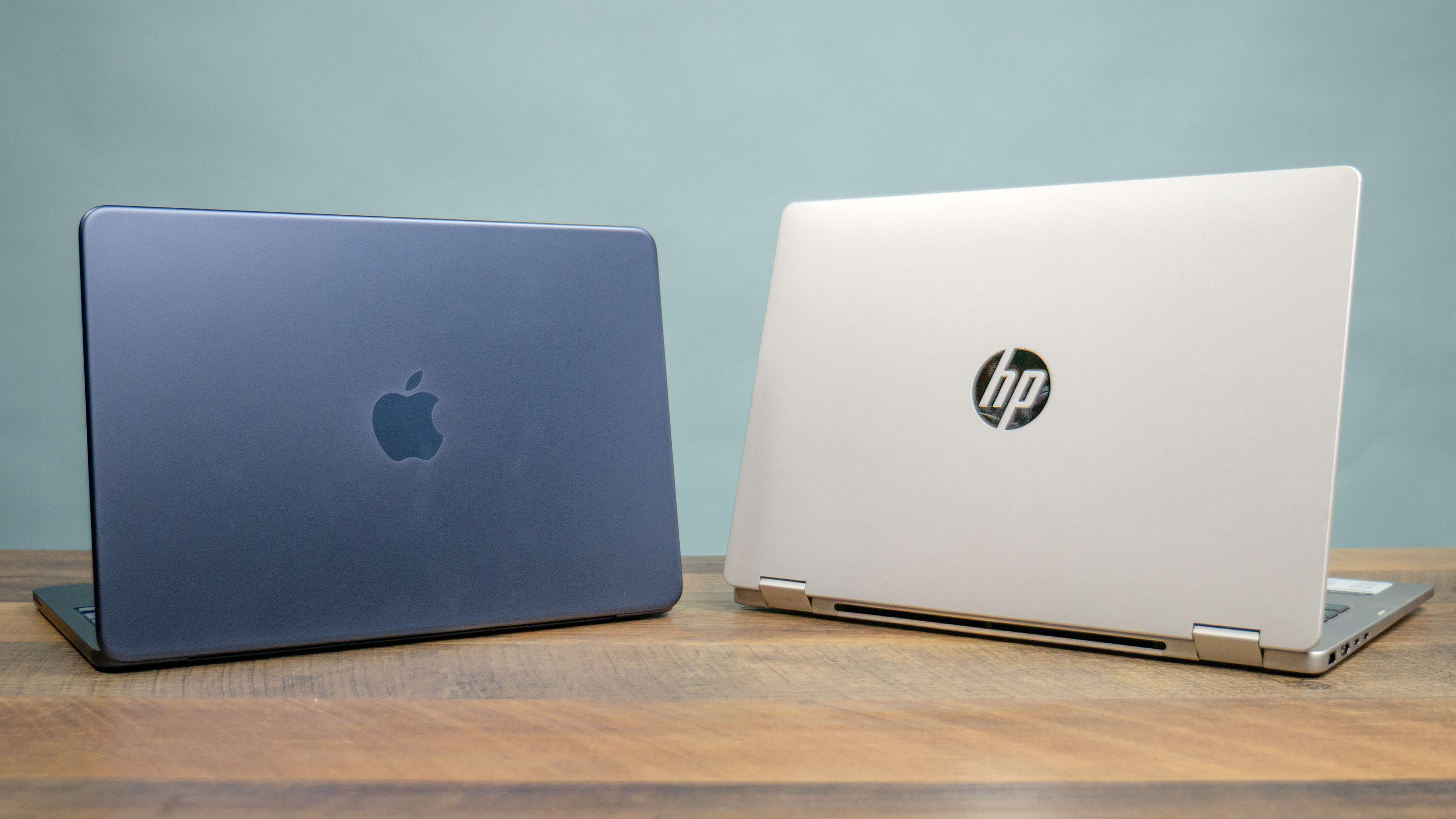 MacBook Neo vs. HP Omnibook 5 Flip
