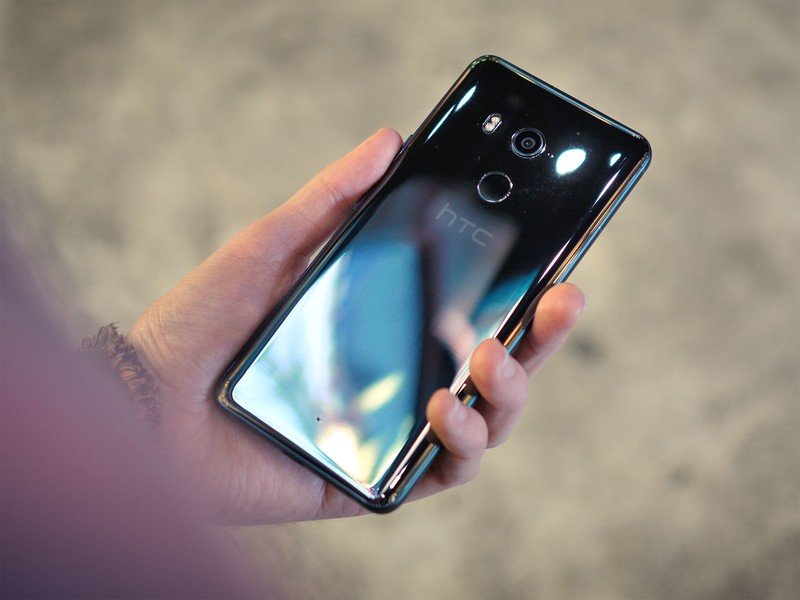 HTC U11+