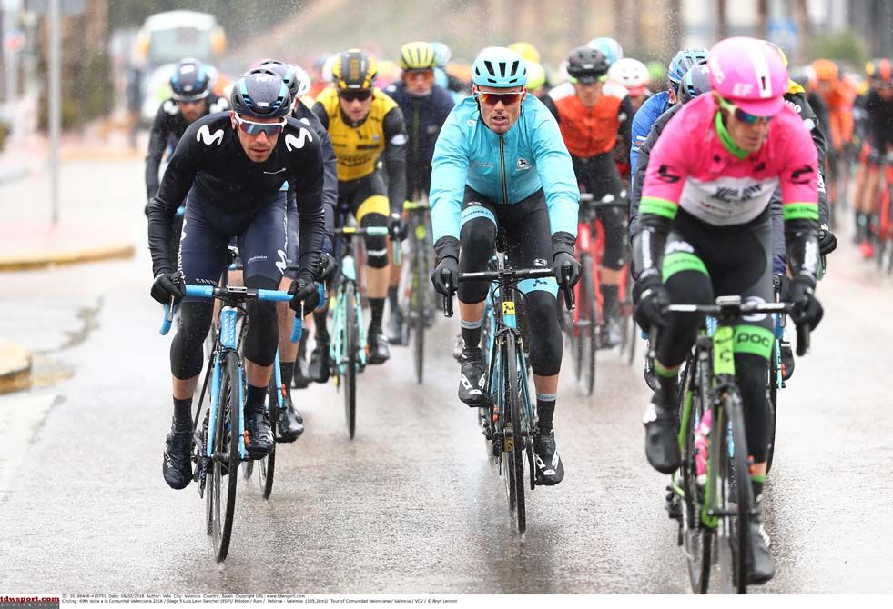 Wet conditions on the final stage of the Volta a la Comunitat Valenciana