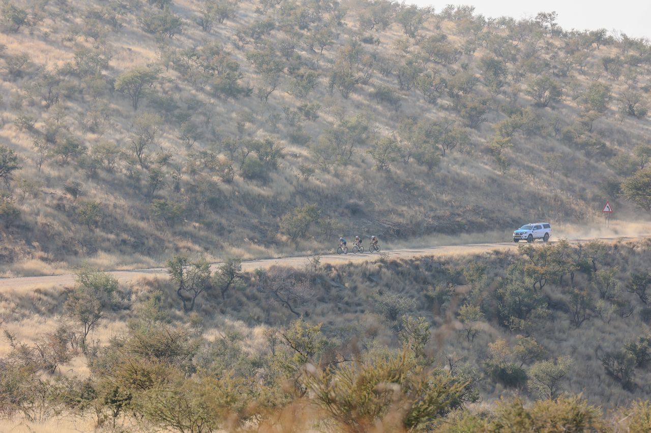 A dry, dusty day for racing at Khomas100 for the titles of African Continental Champion