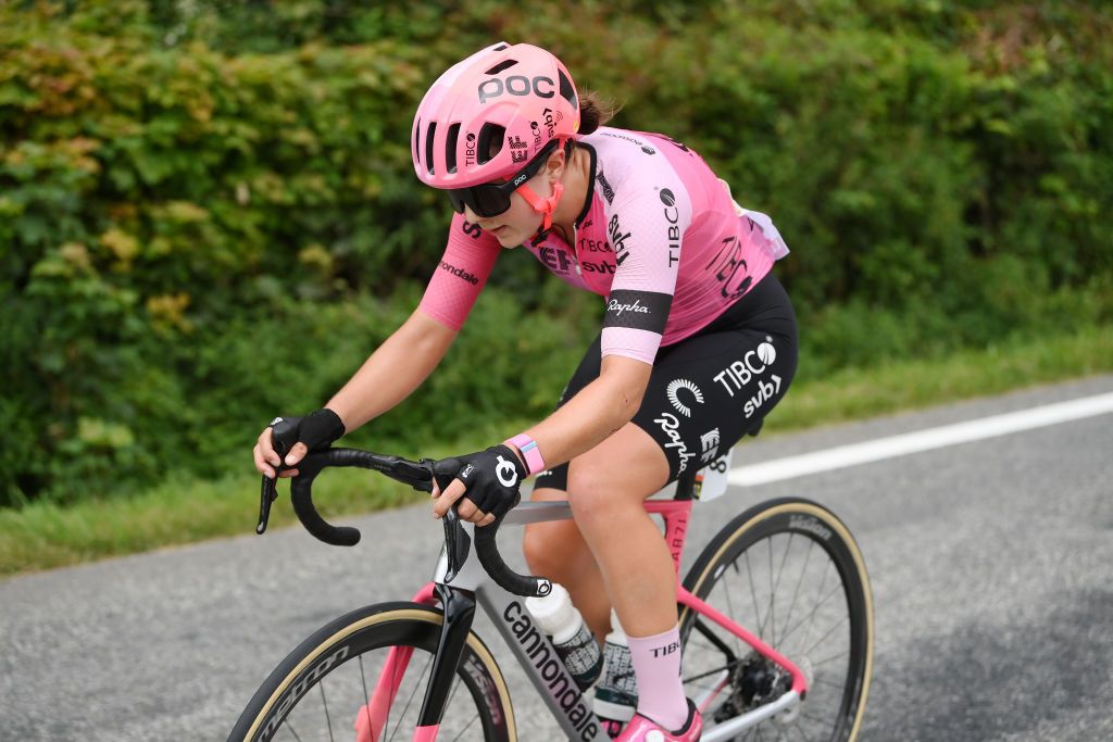Sara Poidevin (EF Education-TIBCO-SVB) tried to bridge up to an early move