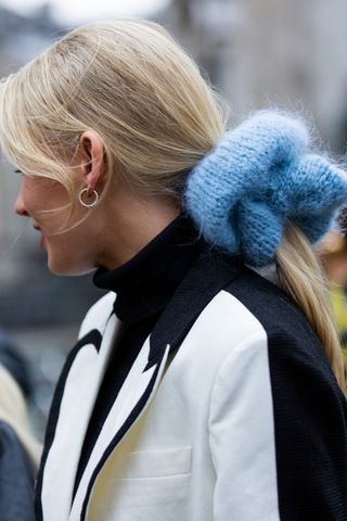 Knitted scrunchie