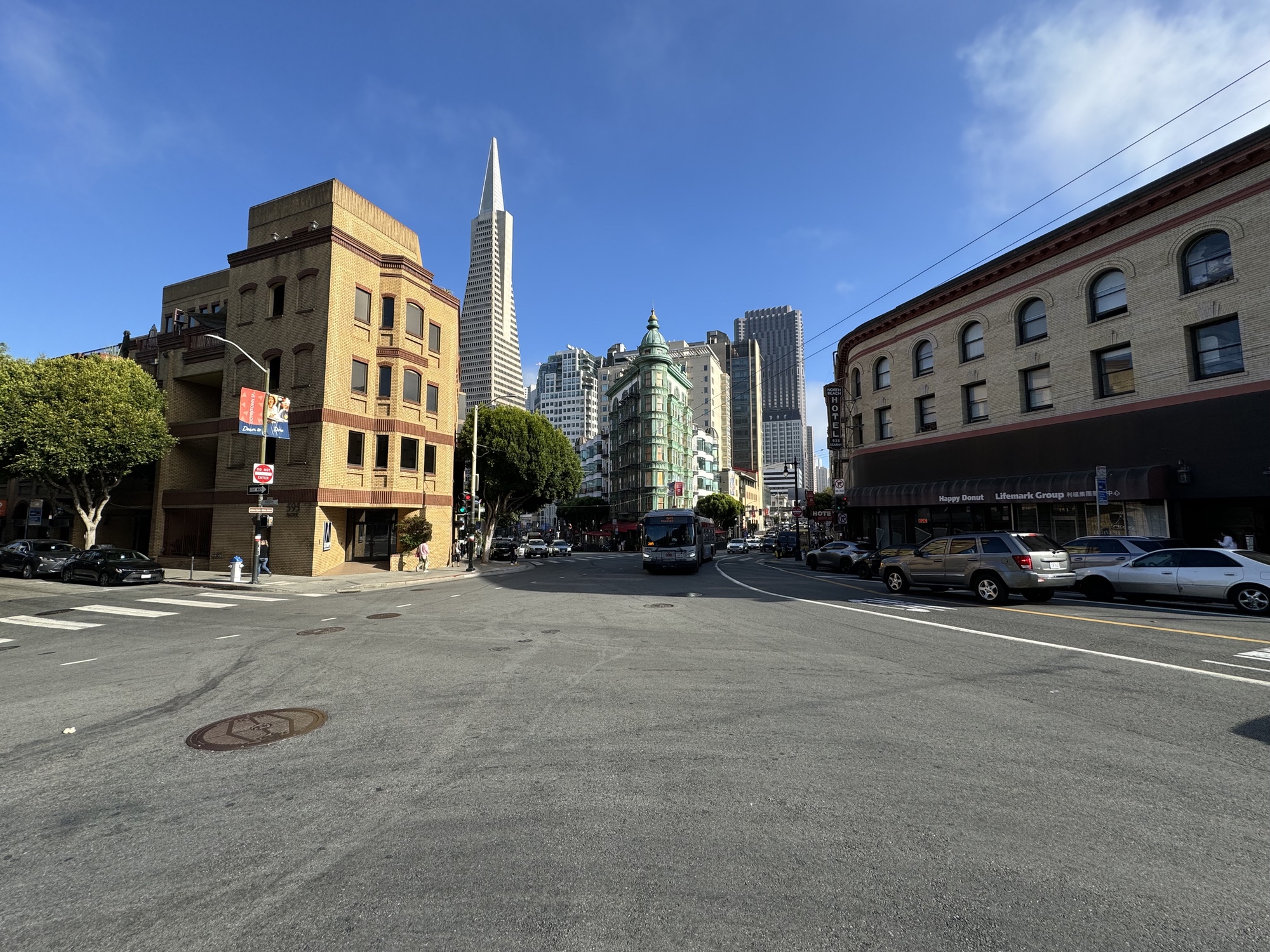 Columbus Tower photo with transamerica building by iPhone 15 Pro