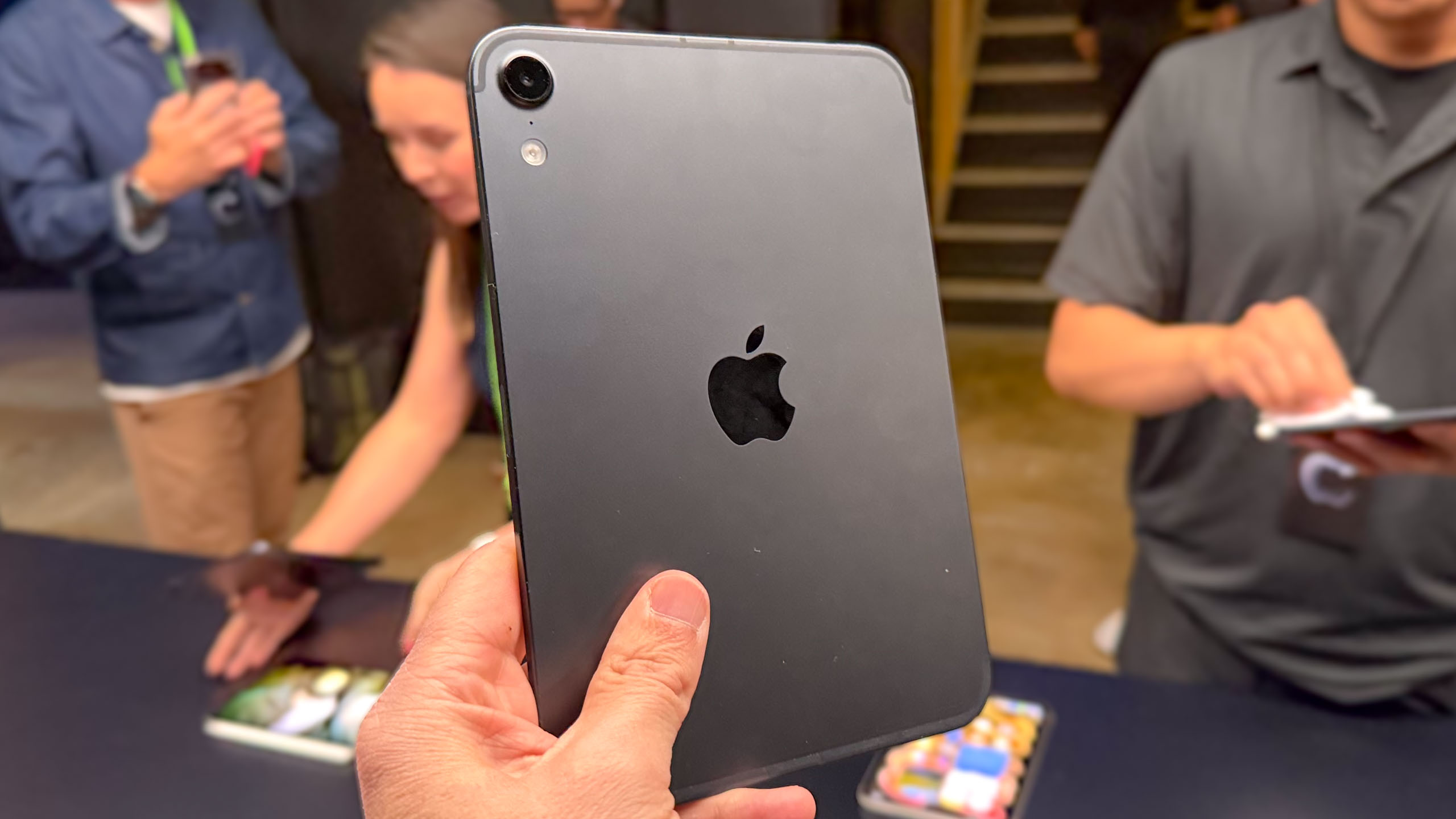 iPad mini 8 hands on