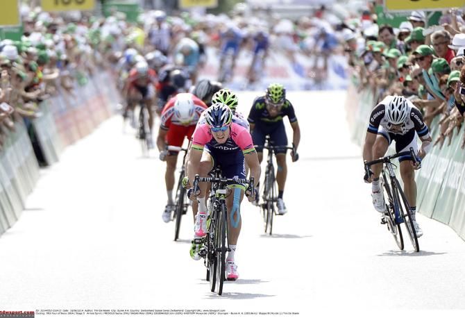 Sacha Modolo (Lampre-Merida) heads toward a victory