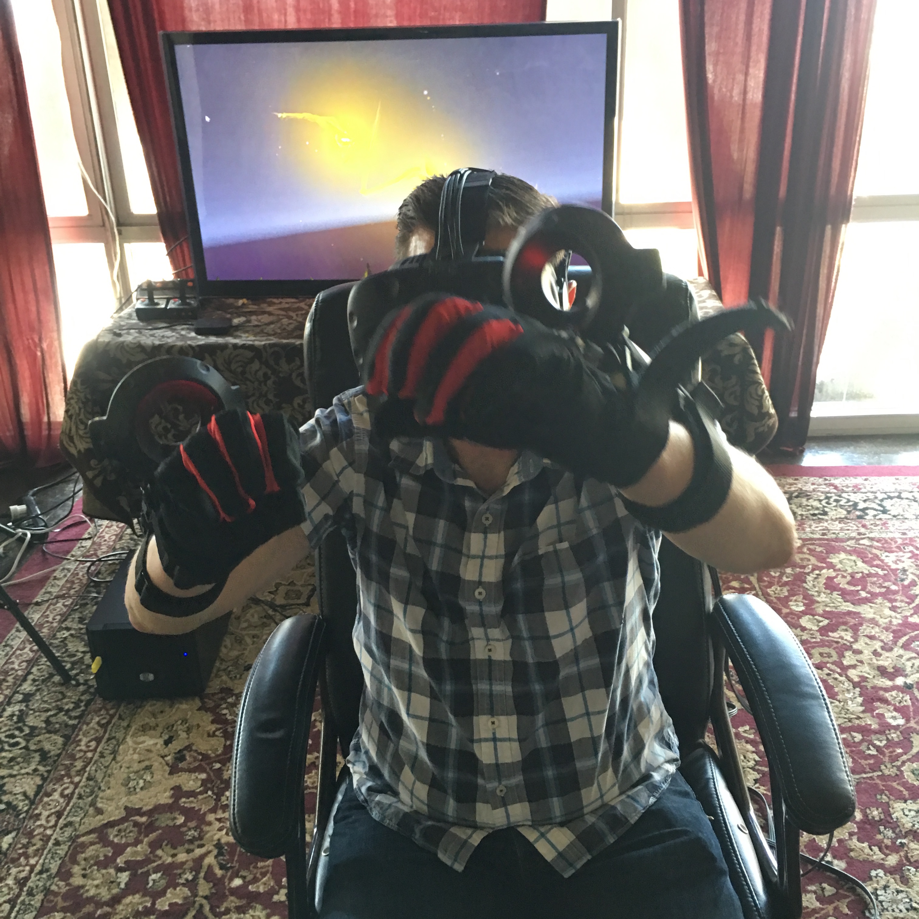 Manus VR Gloves, Literally Hands On | Tom's Hardware