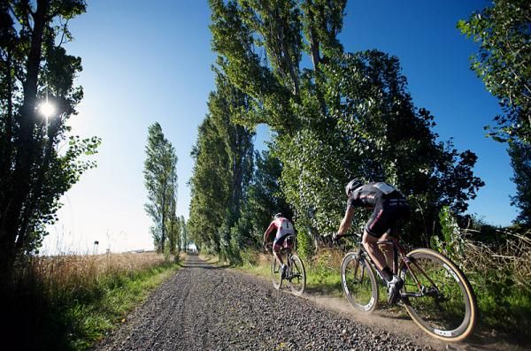 Race leaders Christian Heule (Rendementhypo Cycling Team) and Jonathan Page (Planet Bike).