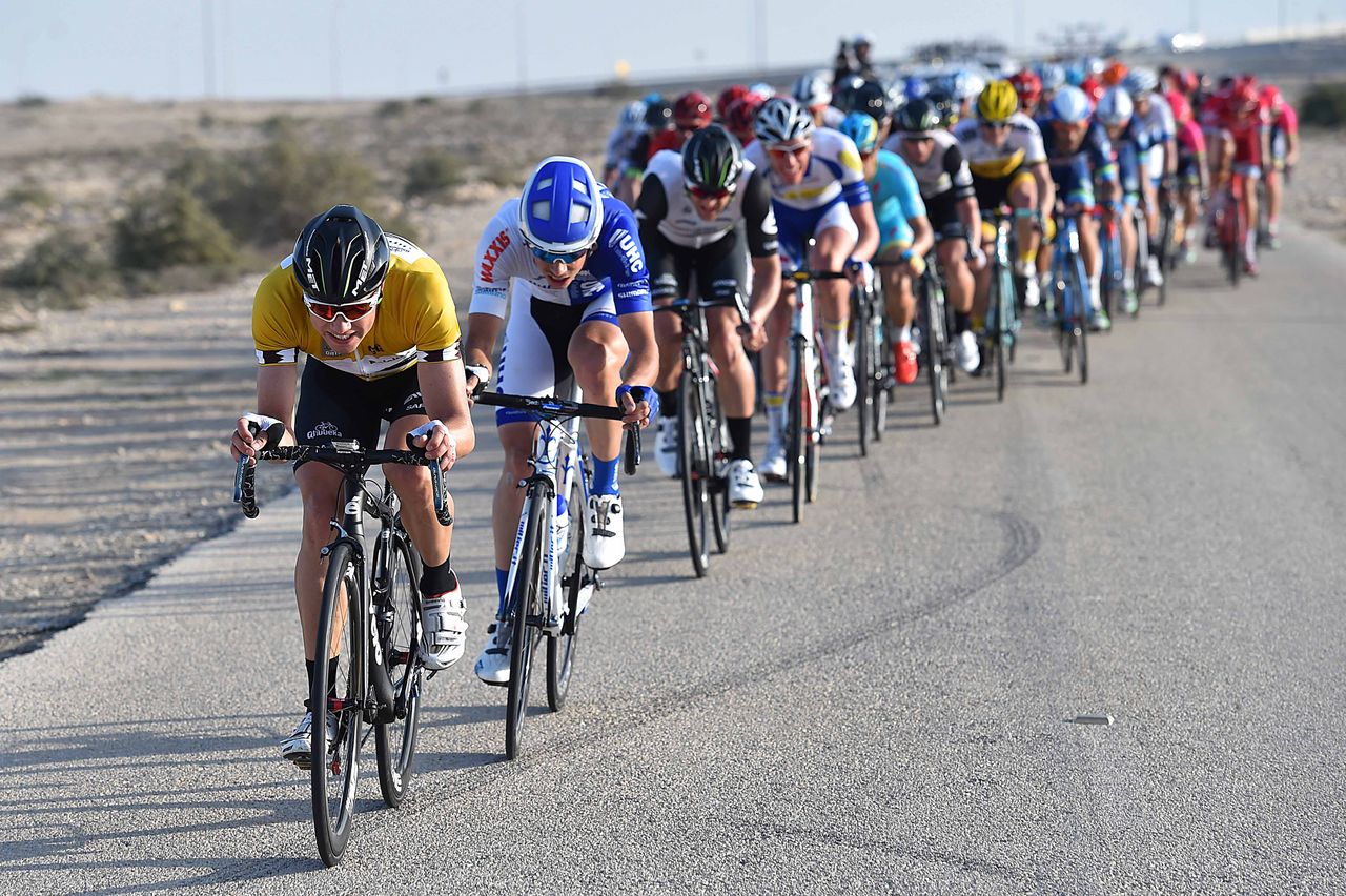 Boasson Hagen desperately chasing after a double puncture