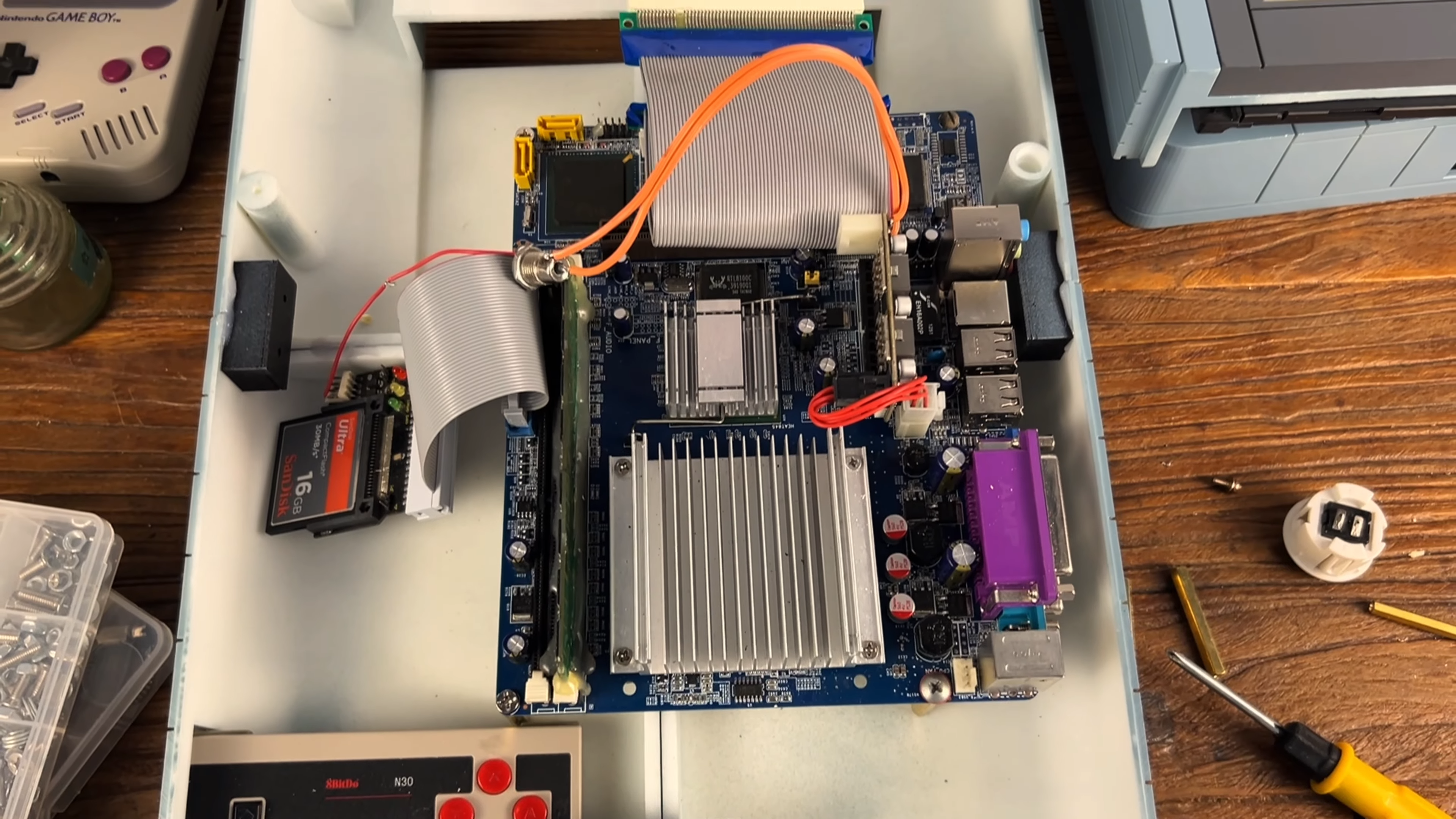 The hardware powering the custom Game Boy with electroluminescent screen