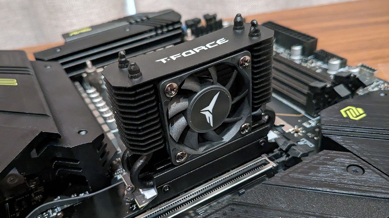 Team Group T-FORCE DARK Air Flow M.2 2280 SSD Cooler