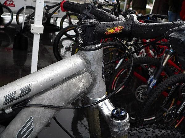Integrated head tubes are becoming increasingly common on 29" bikes as a means of reducing front end height.