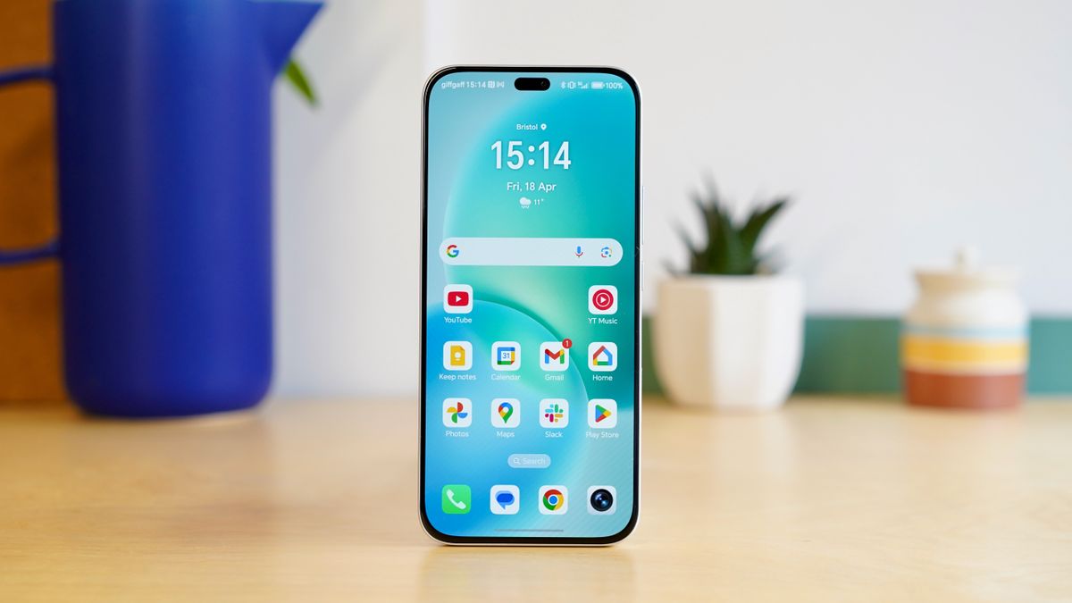 Review images of the Honor 400 Lite