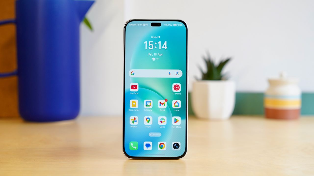 Review images of the Honor 400 Lite